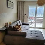Sunrise Apartment *